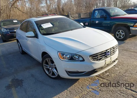2015 Volvo S60 T5 Premier из США, поврежденный, VIN YV140MFKXF1346071
